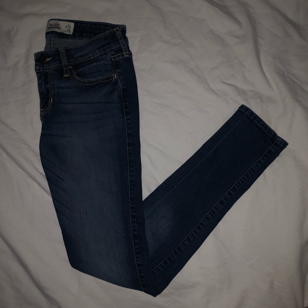 Dark wash skinny jeans
